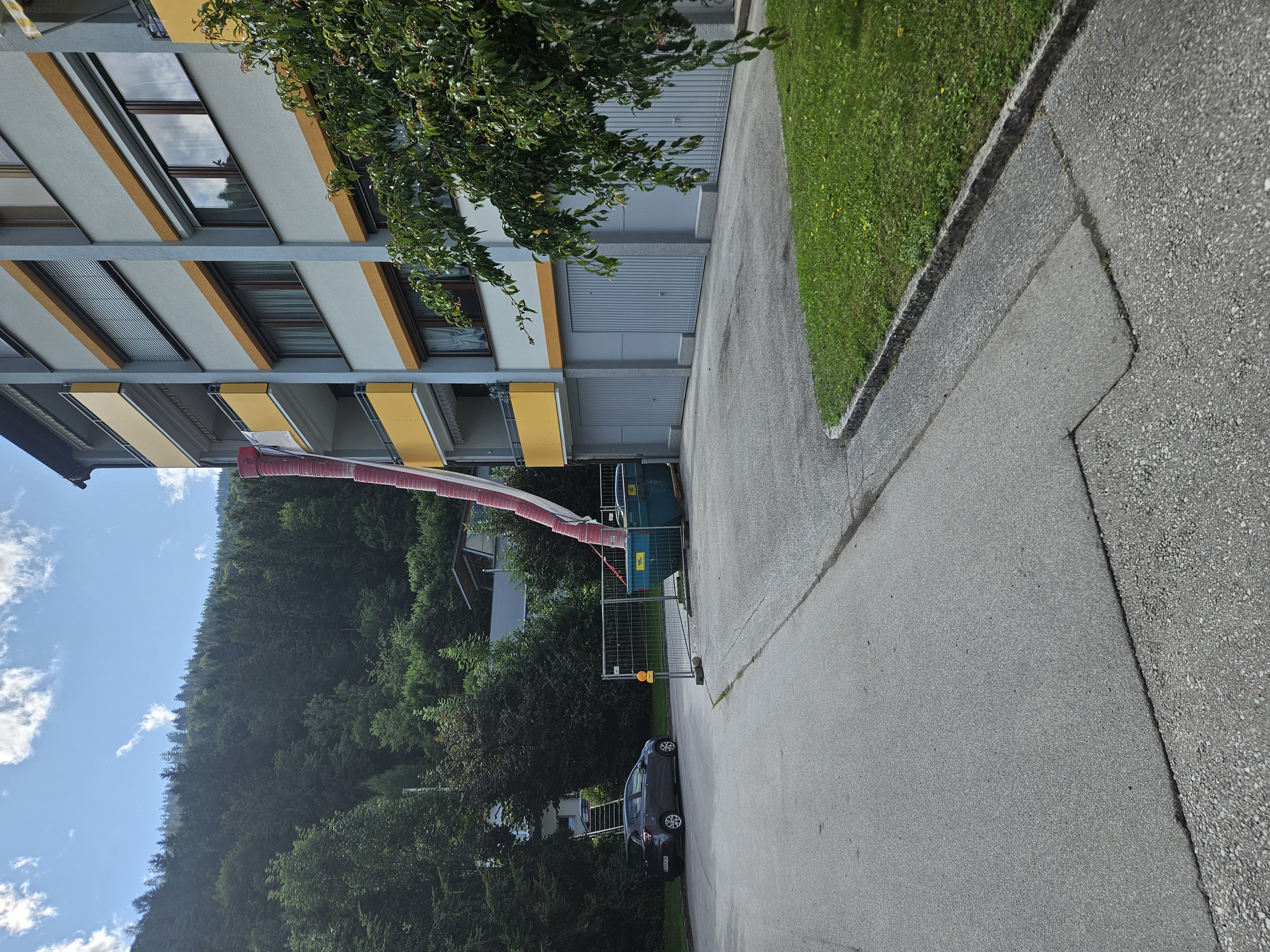 Wohnungssanierung mit Entsorgungsschlauch